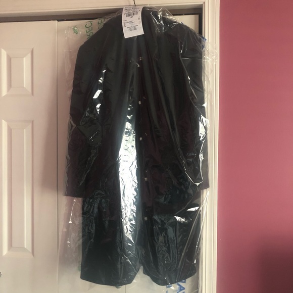 Harve Benard Women’s Winter Coat – Charcoal Grey Size 10 w/hood. 
Like new! - Picture 3 of 3